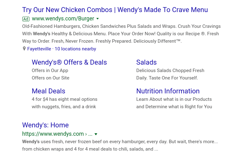 Les résultats de recherche pour Wendy's montrent à la fois les listes payantes et organiques.